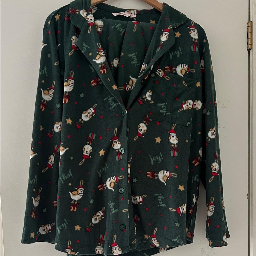 La Vie En Rose Dark Green Holiday Sleep Top with Santa Motif